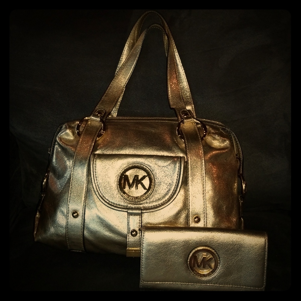 Michael Kors Fulton leather Satchel & Wallet set!